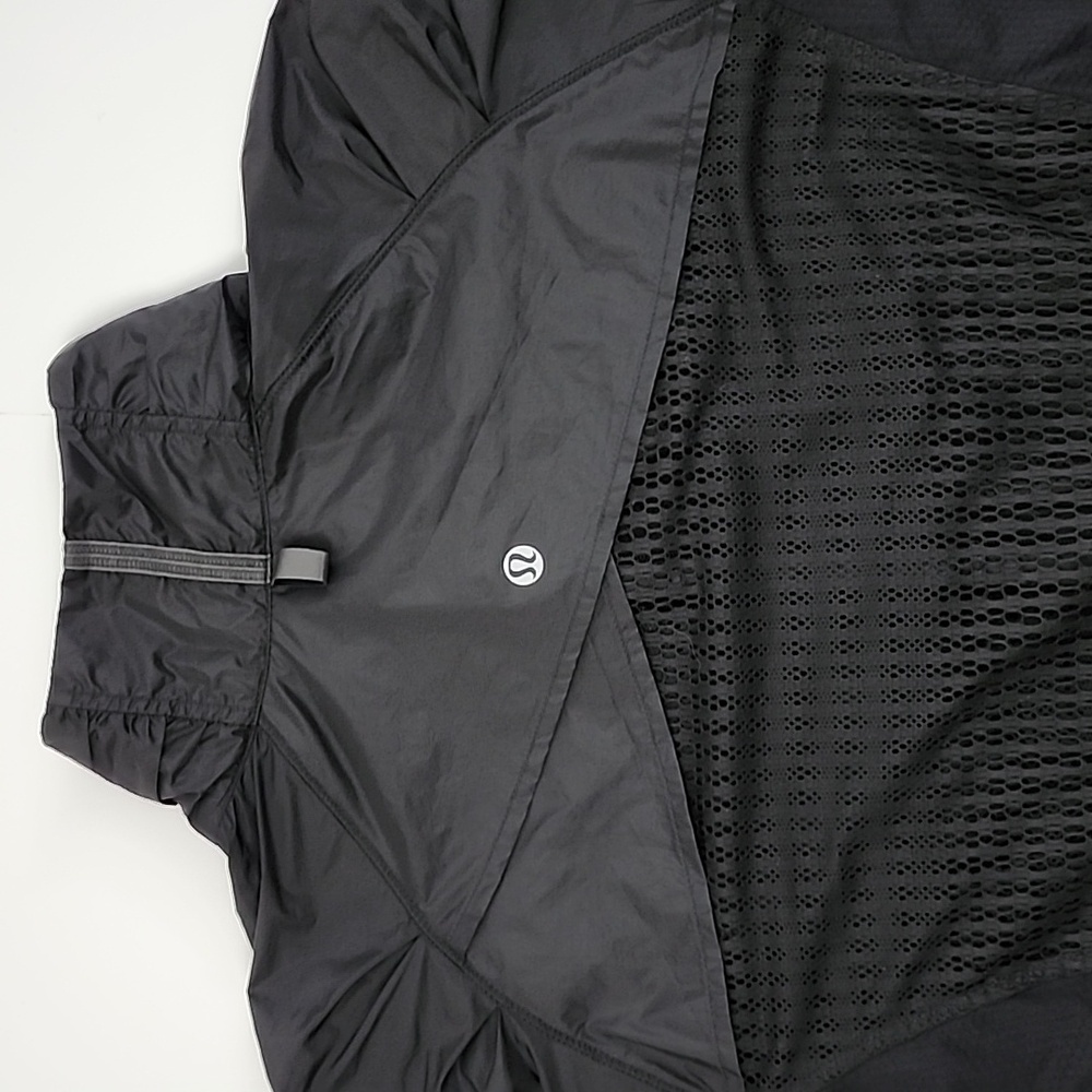 Lululemon Run Wild Zip Up Jacket Black Lightweight Mesh Panels Back Size 6 - Picture 11 of 16